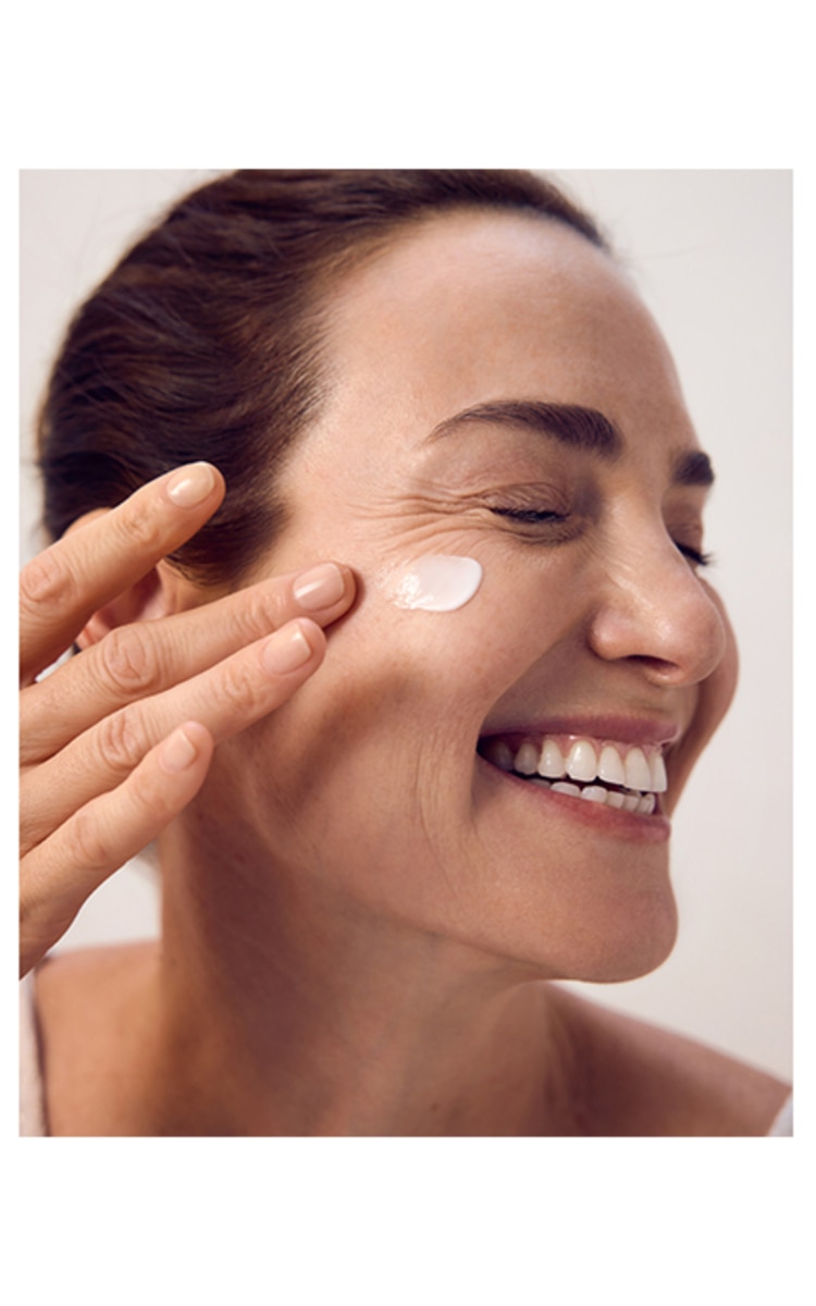 NIVEA VISAGE NIVEA Cellular Luminous630® dienas fluīds sejai, 40 ml 40 ml
