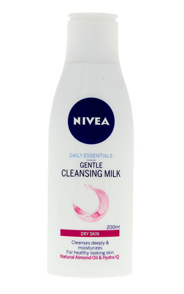 NIVEA VISAGE NIVEA VISAGE Pieniņš sausai un jutīgai ādai, 200ml 200 ml